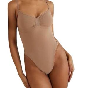 SKIMS Nude Seamless Scoop Neck Thong Bodysuit